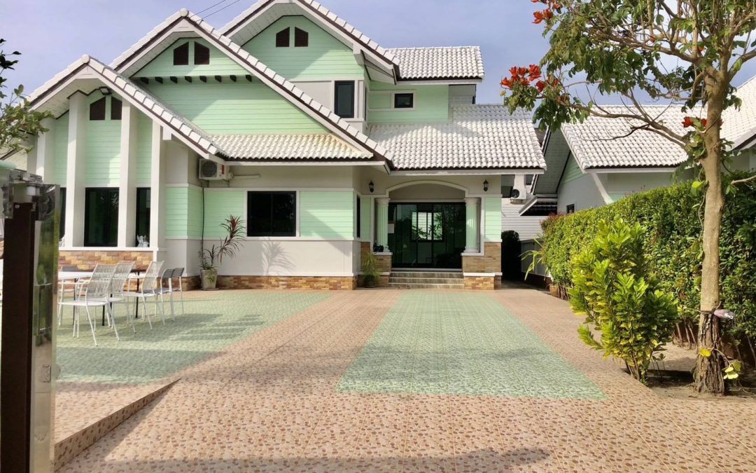 ทำไม “ที่พักเกาะล้าน” แบบบ้านพักเป็นหลัง ถึงน่าสนใจ